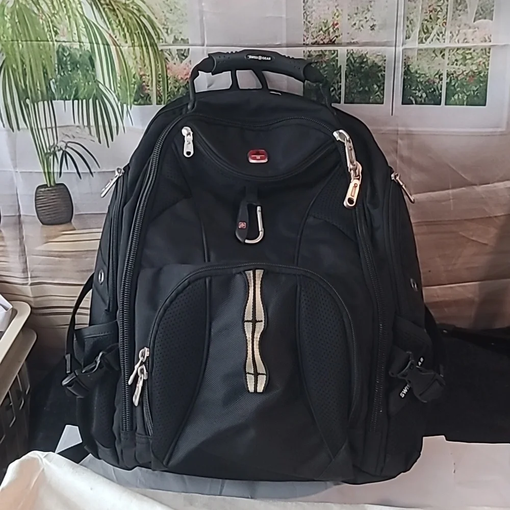 NWOT Swissgear ScanSmart Black Backpack